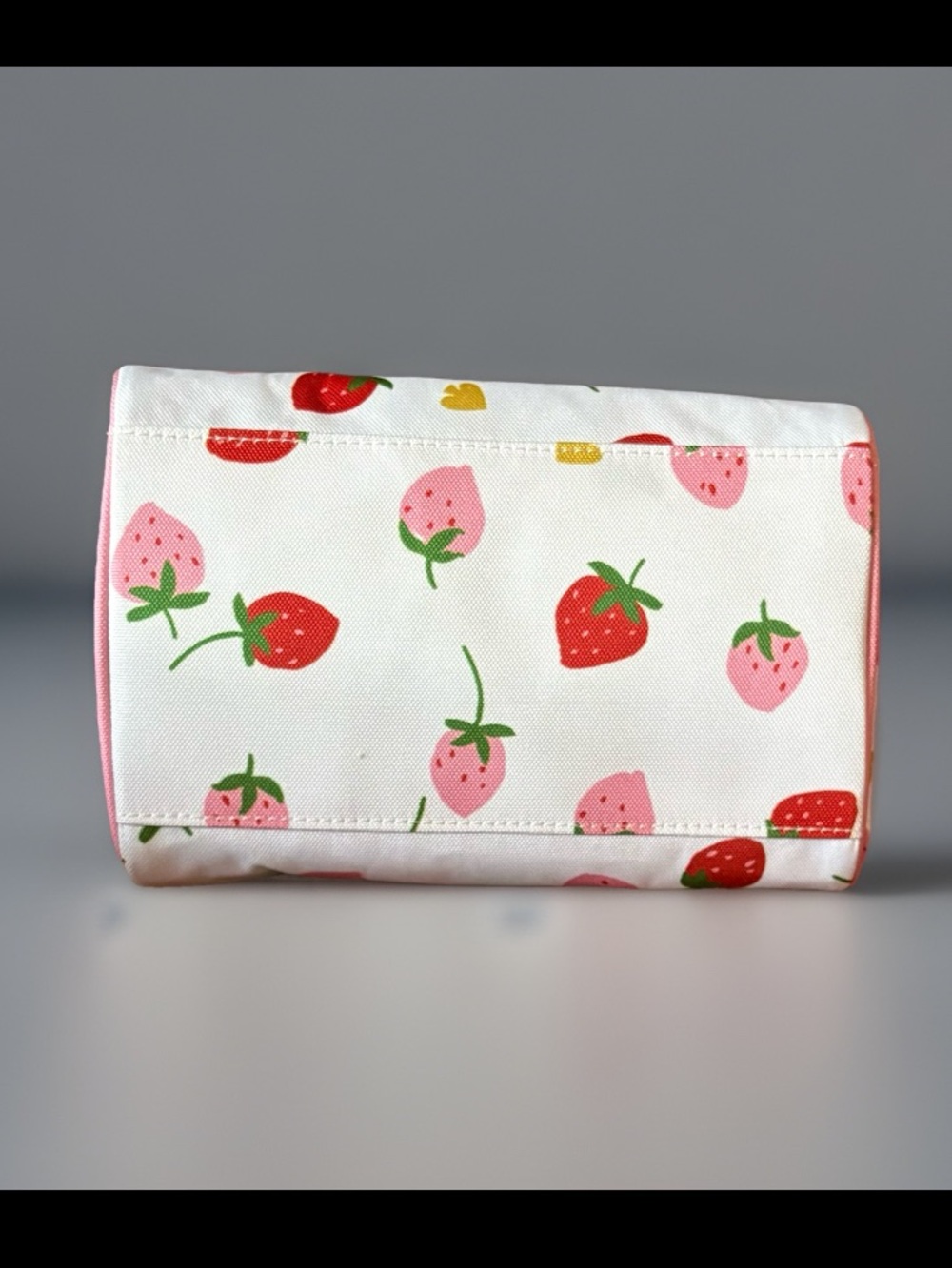 Kate Spade New York Strawberries Insulated Lunch Tote NWT - Picture 3 of 6